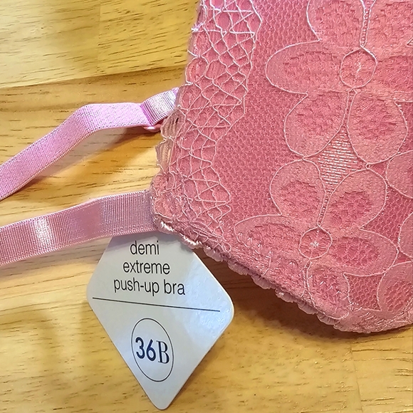 New✨️Extreme Pushup Bra - Picture 4 of 9